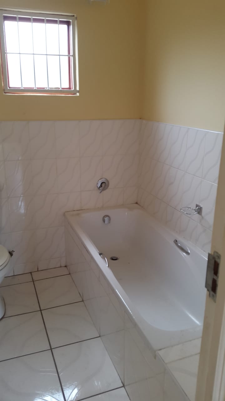 To Let 3 Bedroom Property for Rent in Haven Hills Eastern Cape